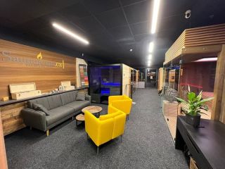 Dnes otevíráme nový showroom v Praze v Opatov Parku. 🔥Mrkněte na ukázku toho, co všechno nabízíme! 👉🏻 www.Saunujeme.cz...
